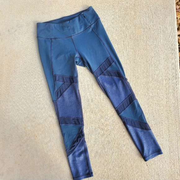 Calia by Carrie Underwood Textured Cutout Mesh Workout Tights in Gray Size Med - Picture 1 of 16